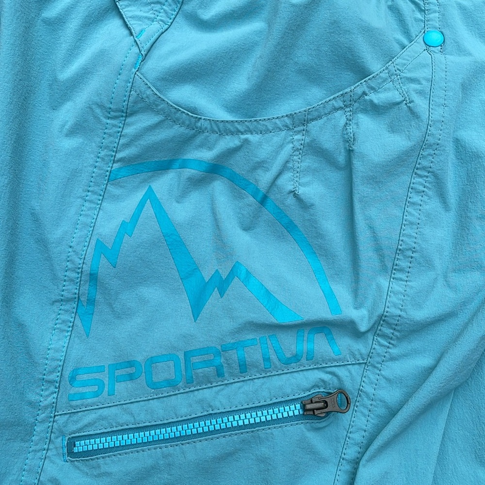 La Sportiva Women's Zen Bermuda light Blue Shorts - Picture 4 of 11